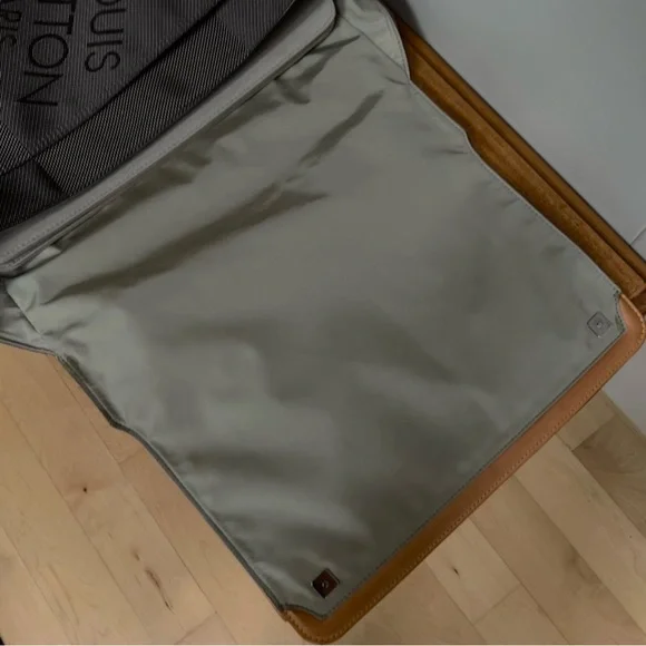 CHRISTMAS SPECIAL LOUIS VUITTON Damier Geant Gray Messenger Computer Laptop Bag - Picture 10 of 16